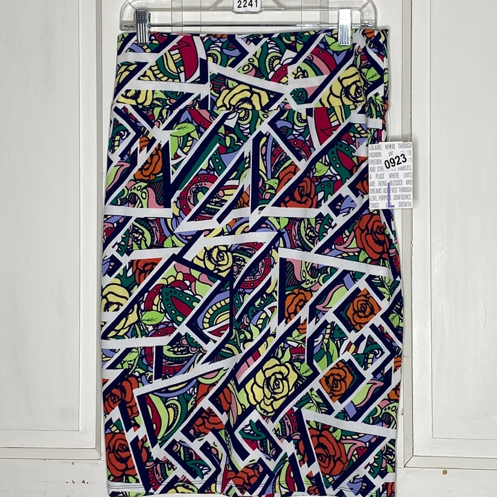 LuLaRoe L Cassie